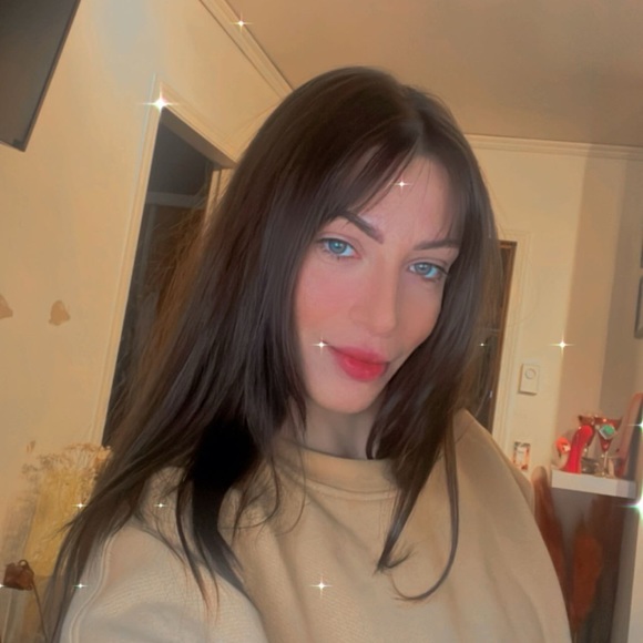 Meet your Posher, Mateja - Picture 1 of 5